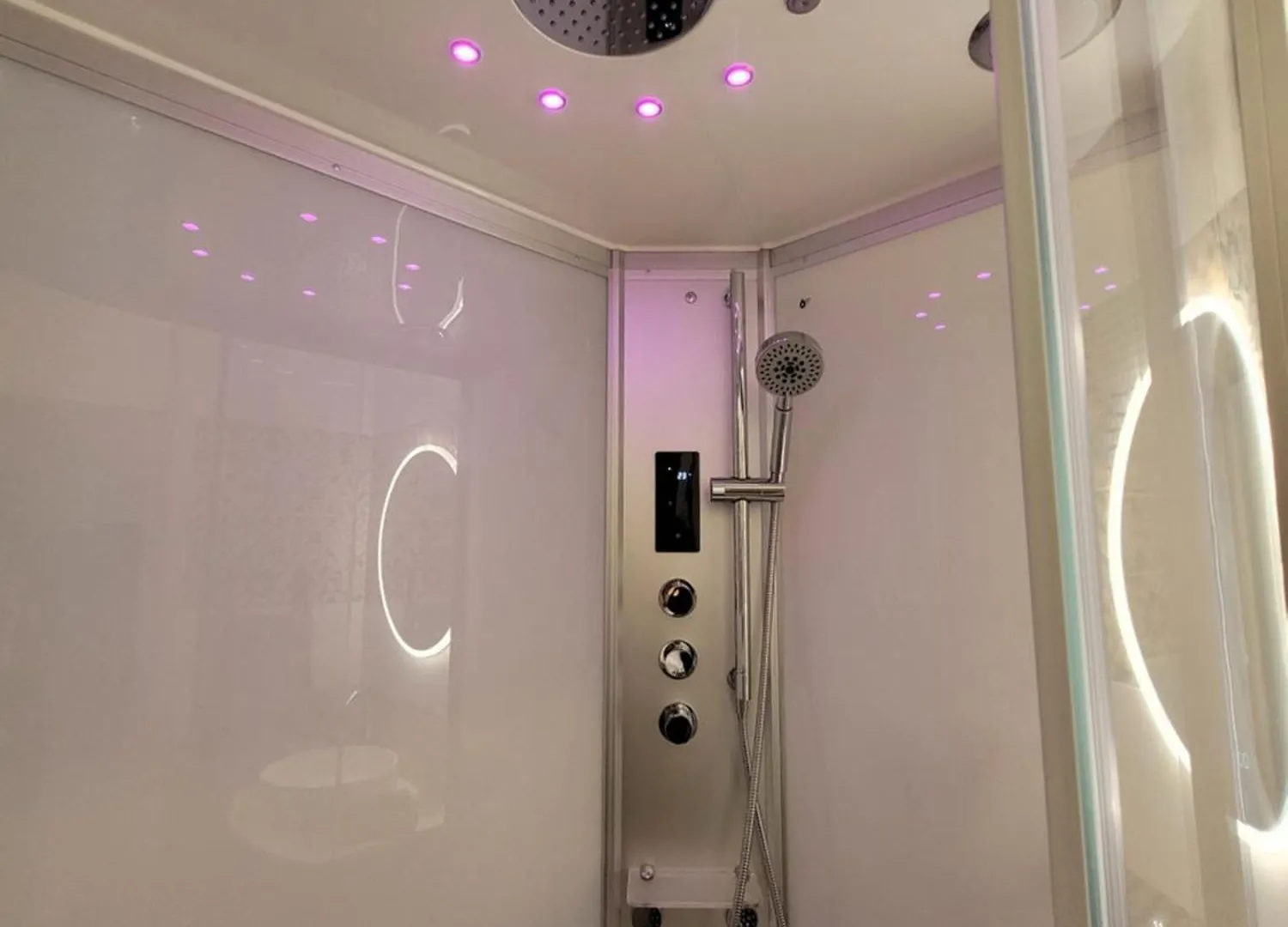 Apartment Studio Victoria Spa, Au Coeur Du Centre-Ville Cabine Hammam -Wifi -Grand Lit Double Queen Size 160X200Cm Aix-les-Bains