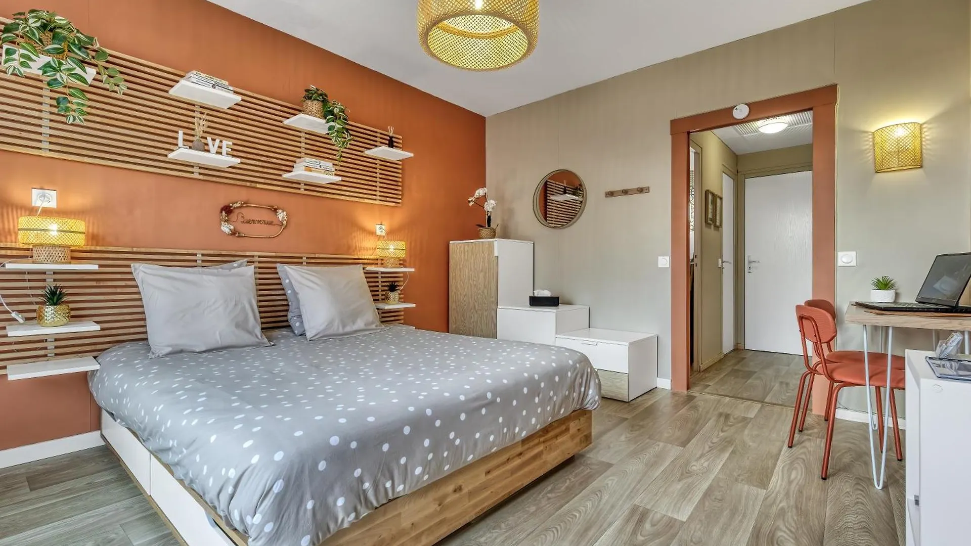 Studio Victoria Spa, Au Coeur Du Centre-Ville Cabine Hammam -Wifi -Grand Lit Double Queen Size 160X200Cm Aix-les-Bains France