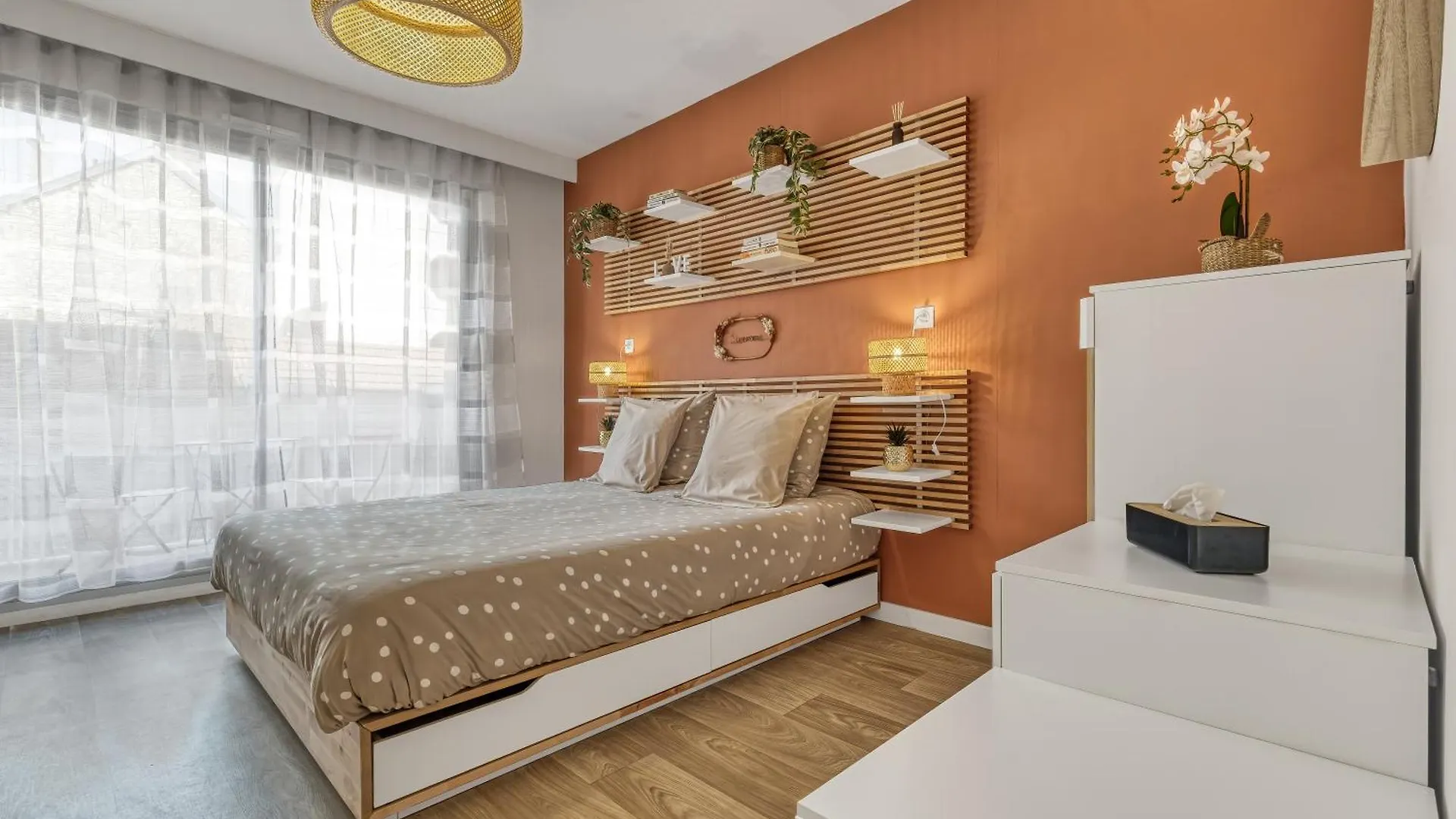 Apartment Studio Victoria Spa, Au Coeur Du Centre-Ville Cabine Hammam -Wifi -Grand Lit Double Queen Size 160X200Cm Aix-les-Bains France