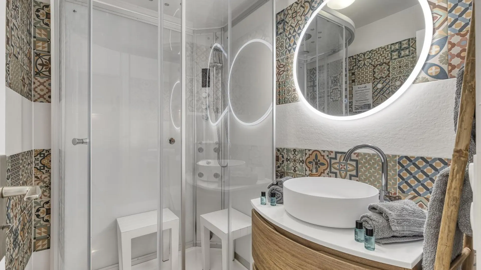 Apartment Studio Victoria Spa, Au Coeur Du Centre-Ville Cabine Hammam -Wifi -Grand Lit Double Queen Size 160X200Cm Aix-les-Bains