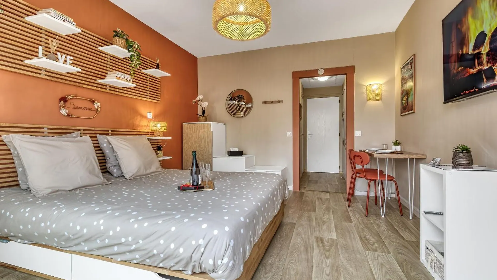 Studio Victoria Spa, Au Coeur Du Centre-Ville Cabine Hammam -Wifi -Grand Lit Double Queen Size 160X200Cm Aix-les-Bains Apartment